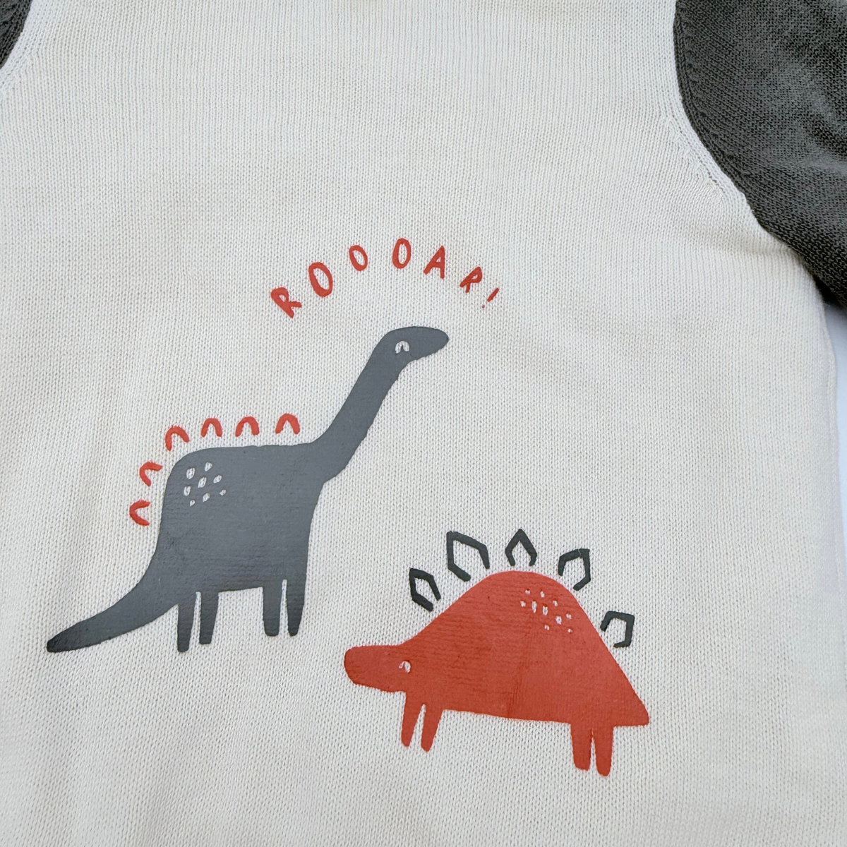 Pull enfant écru et gris motif dinosaures - 9 mois