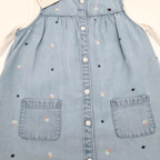 Robe en jean clair brodée et body — 2 ans