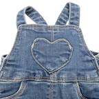 Robe salopette en denim avec cœur&nbsp; — 1 mois