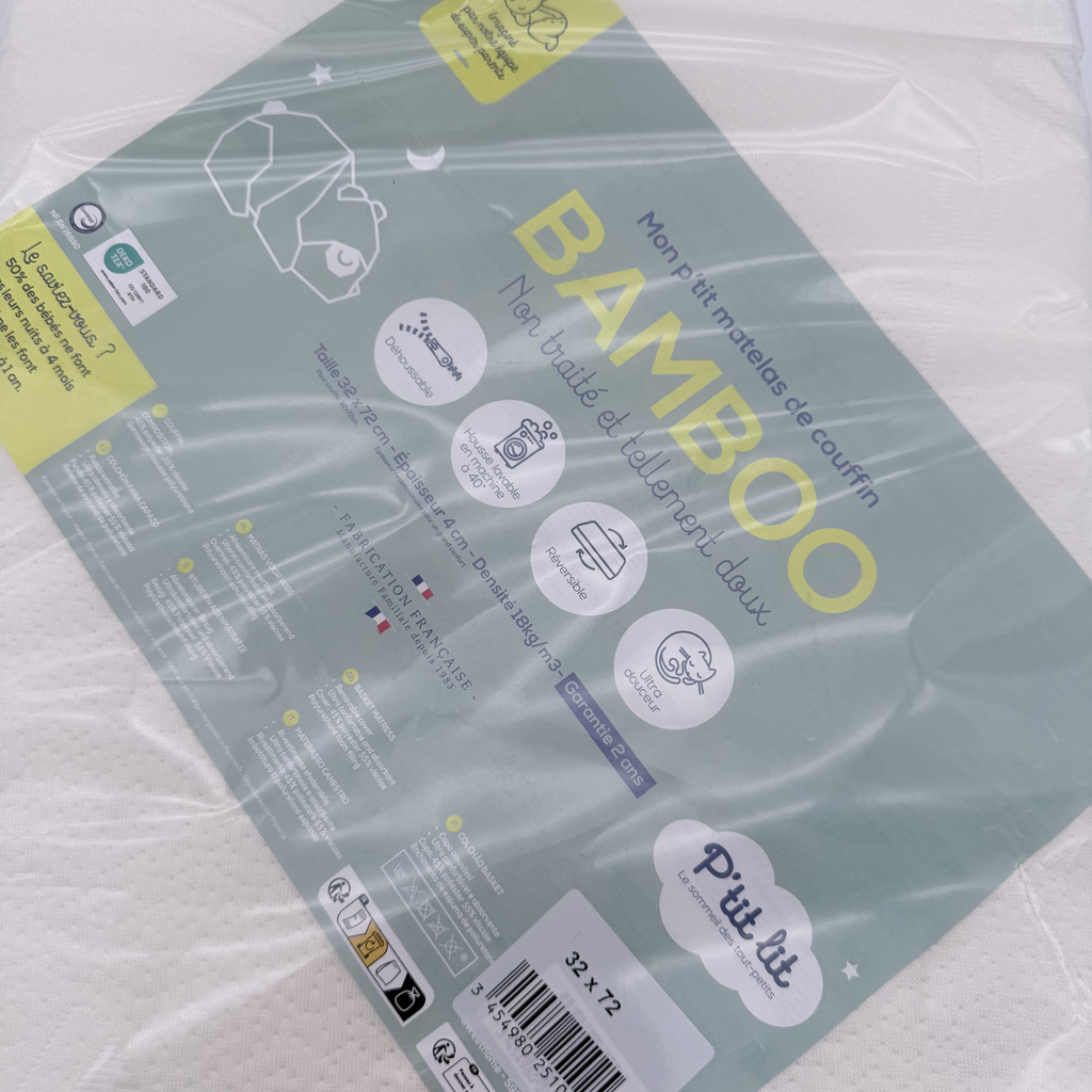 Matelas de couffin blanc — 72 x 39 cm