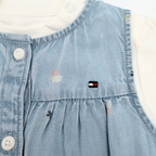Robe en jean clair brodée et body — 2 ans