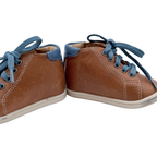 Baskets montantes bébé camel à lacets bleus – 18
