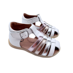 Sandales blanches et argentées — 21