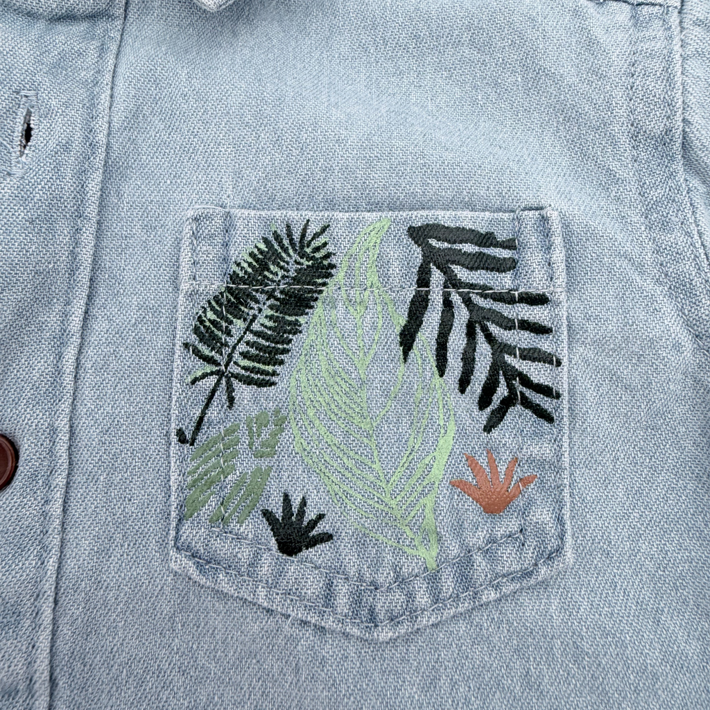 Chemise bébé en jean clair — 6 mois
