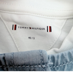 Robe en jean clair brodée et body — 2 ans