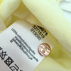 Ensemble salopette short jaune pâle et t-shirt — 12 mois