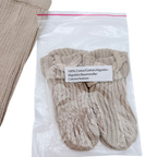 Ensemble bébé pantalon en maille beige et chaussons assortis - 1 mois