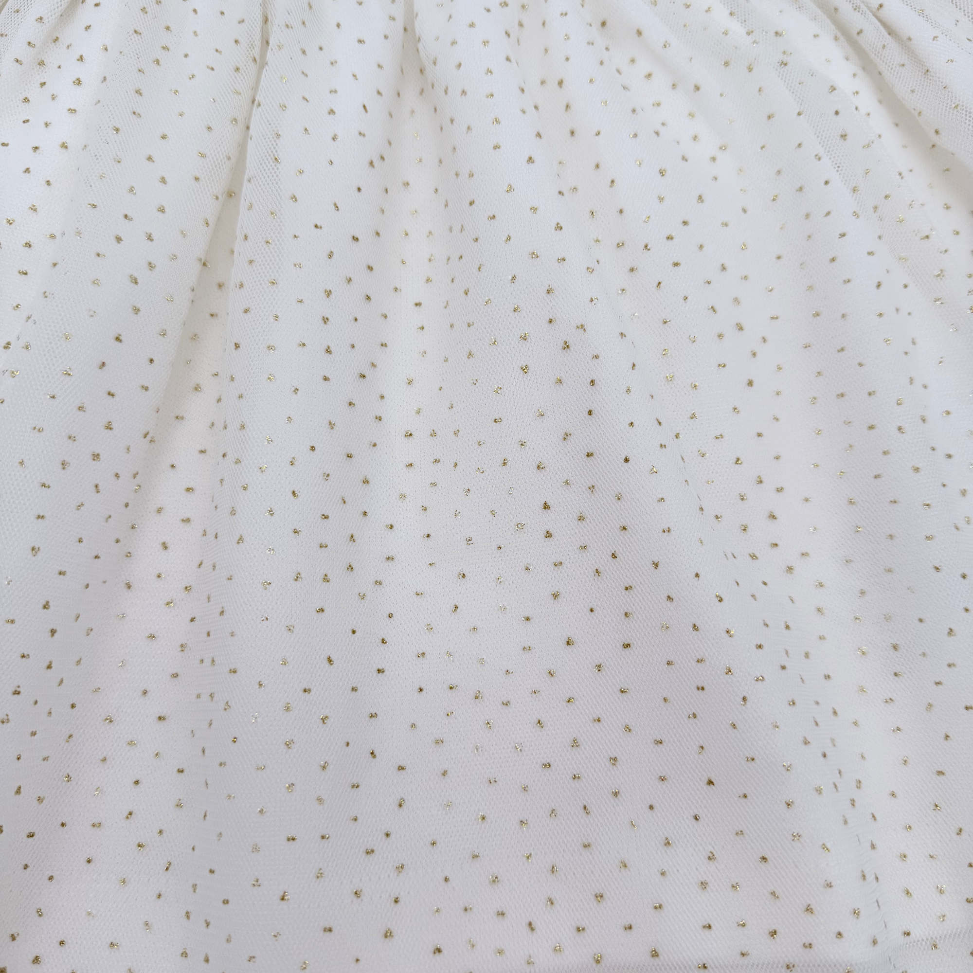 Robe blanche et dorée à tulle pailleté — 6 mois