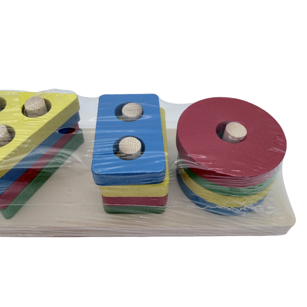 Jeu d'encastrement en bois coloré