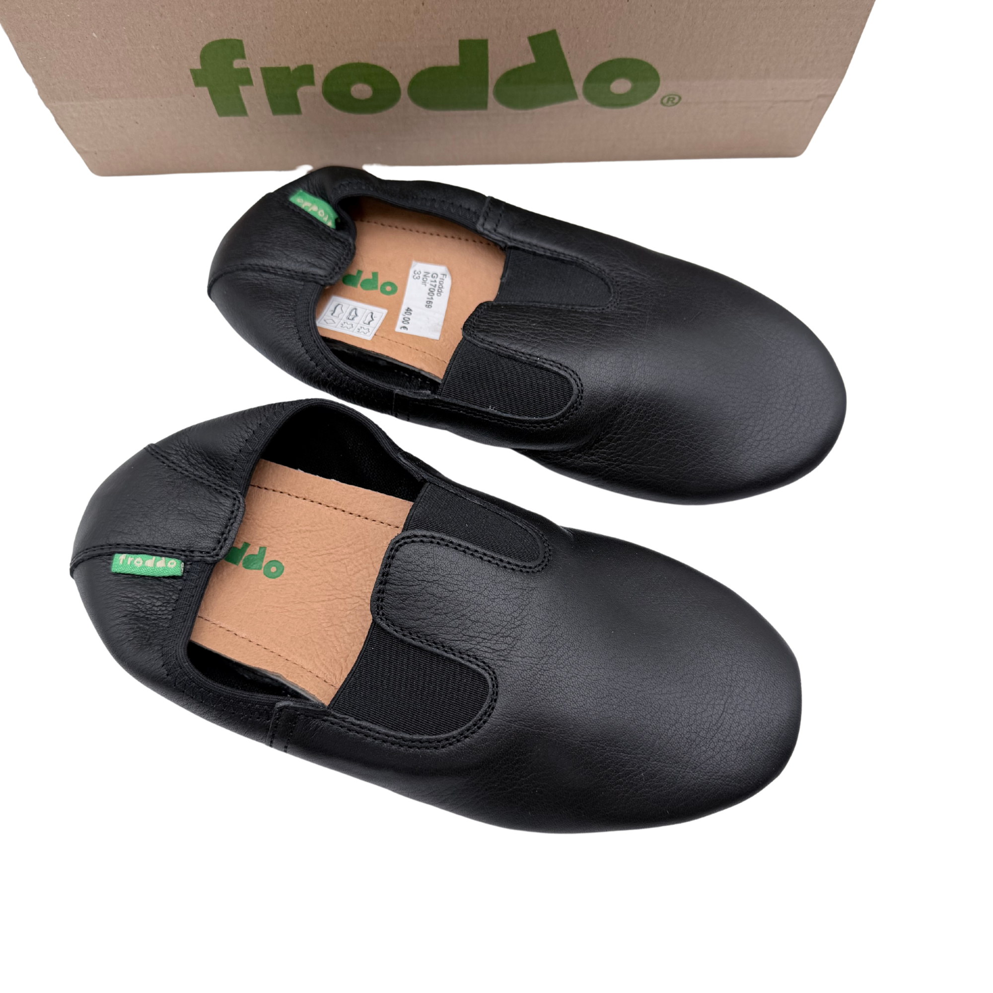 Chaussons noirs — 33
