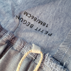 Short bleu brodé — 18 mois