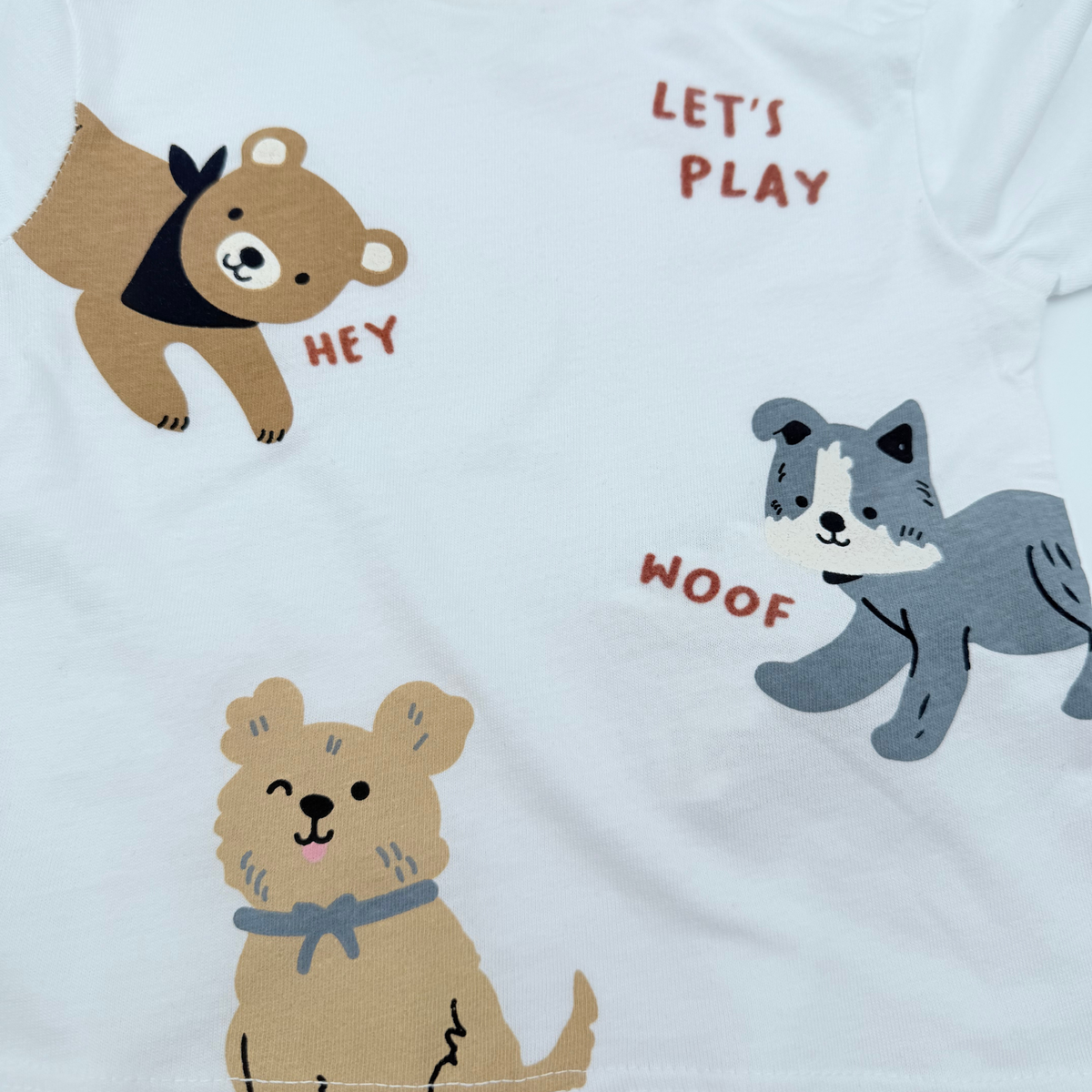 Ensemble bébé avec t-shirt blanc imprimé animaux et pantalon marron - 3 mois