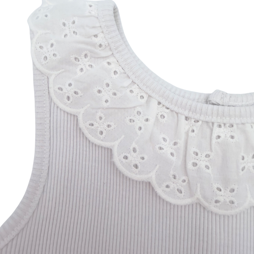 Body bébé blanc sans manches col broderie anglaise — 6 mois