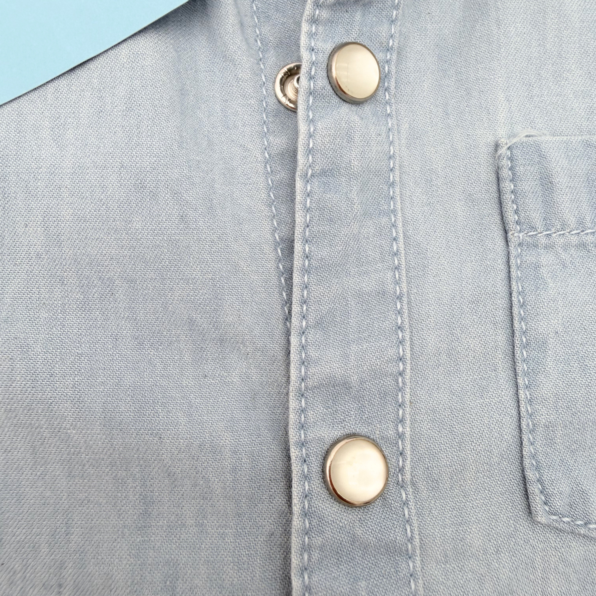 Chemise denim bleu clair — 18 mois