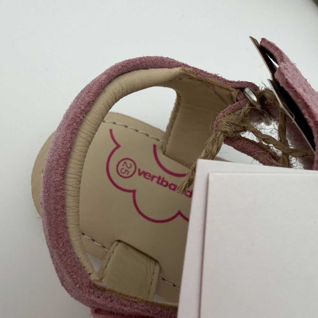 Sandales roses motif fraise — 25