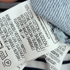 Robe salopette bébé en jean avec t-shirt rayé — 6 mois