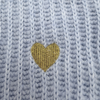 Pull en maille bleu ciel avec cœur brodé — 9 mois
