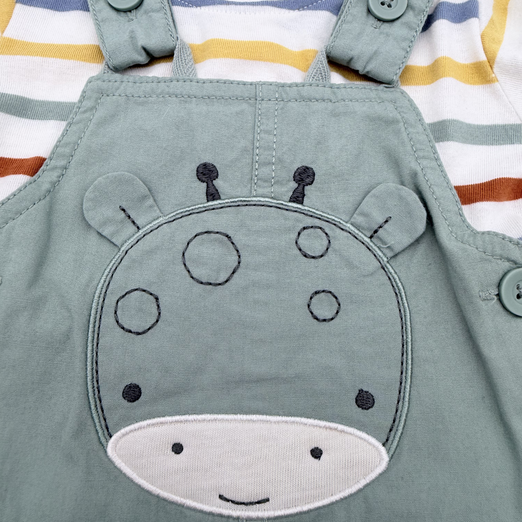 Ensemble salopette courte vert sauge et t-shirt rayé — 6 mois