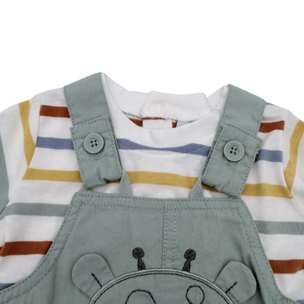 Ensemble salopette courte vert sauge et t-shirt rayé — 6 mois