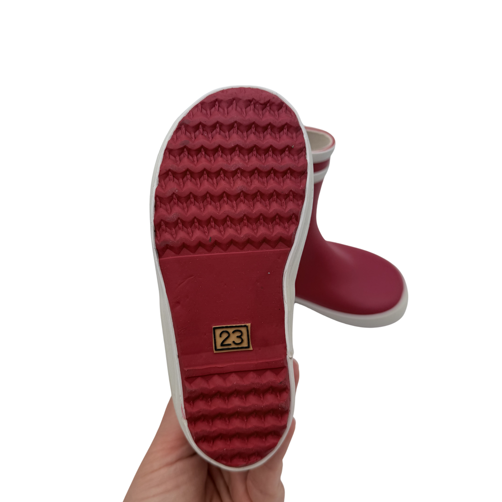 Bottes de pluie rouge — 23