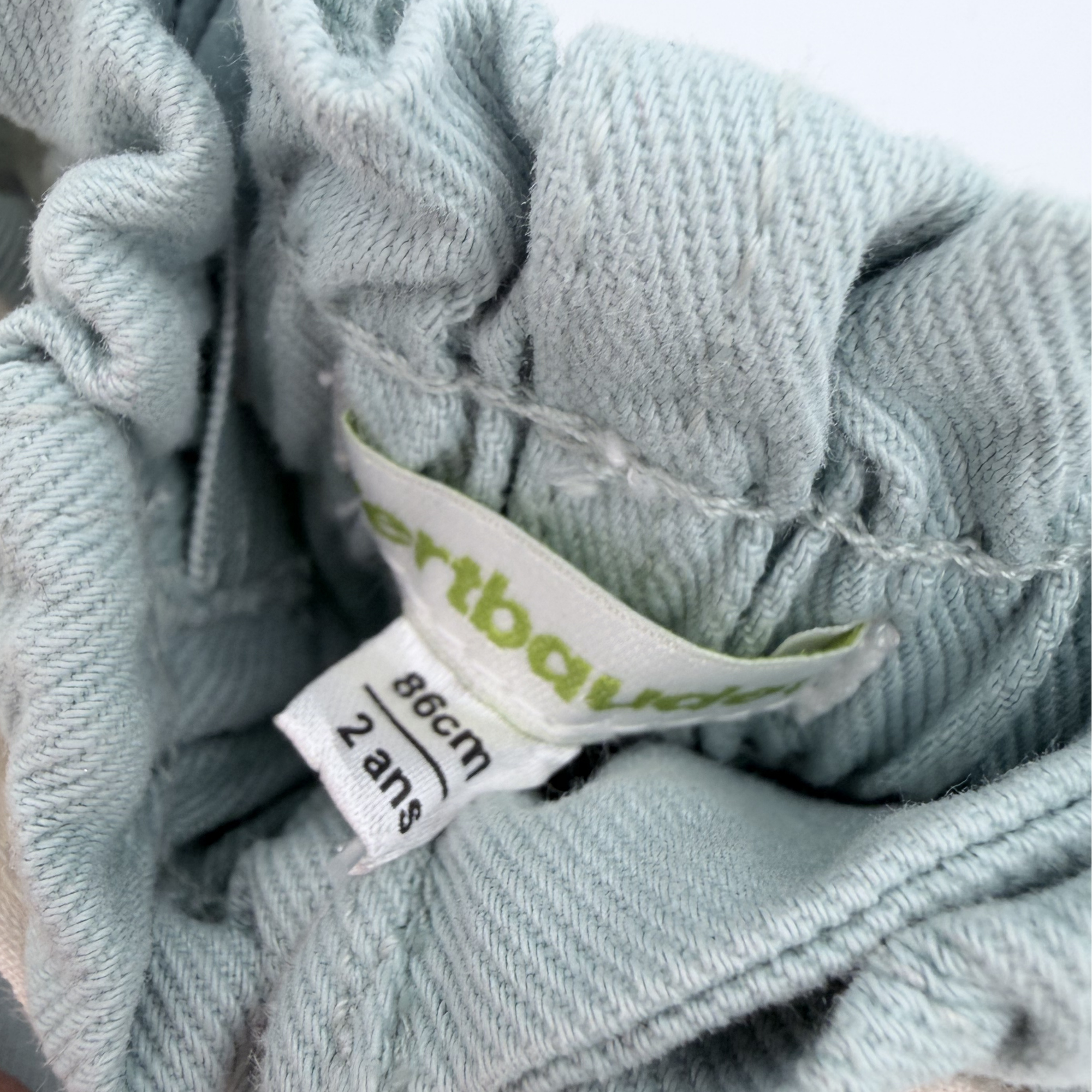 Short vert d’eau avec ceinture à nouer — 2 ans