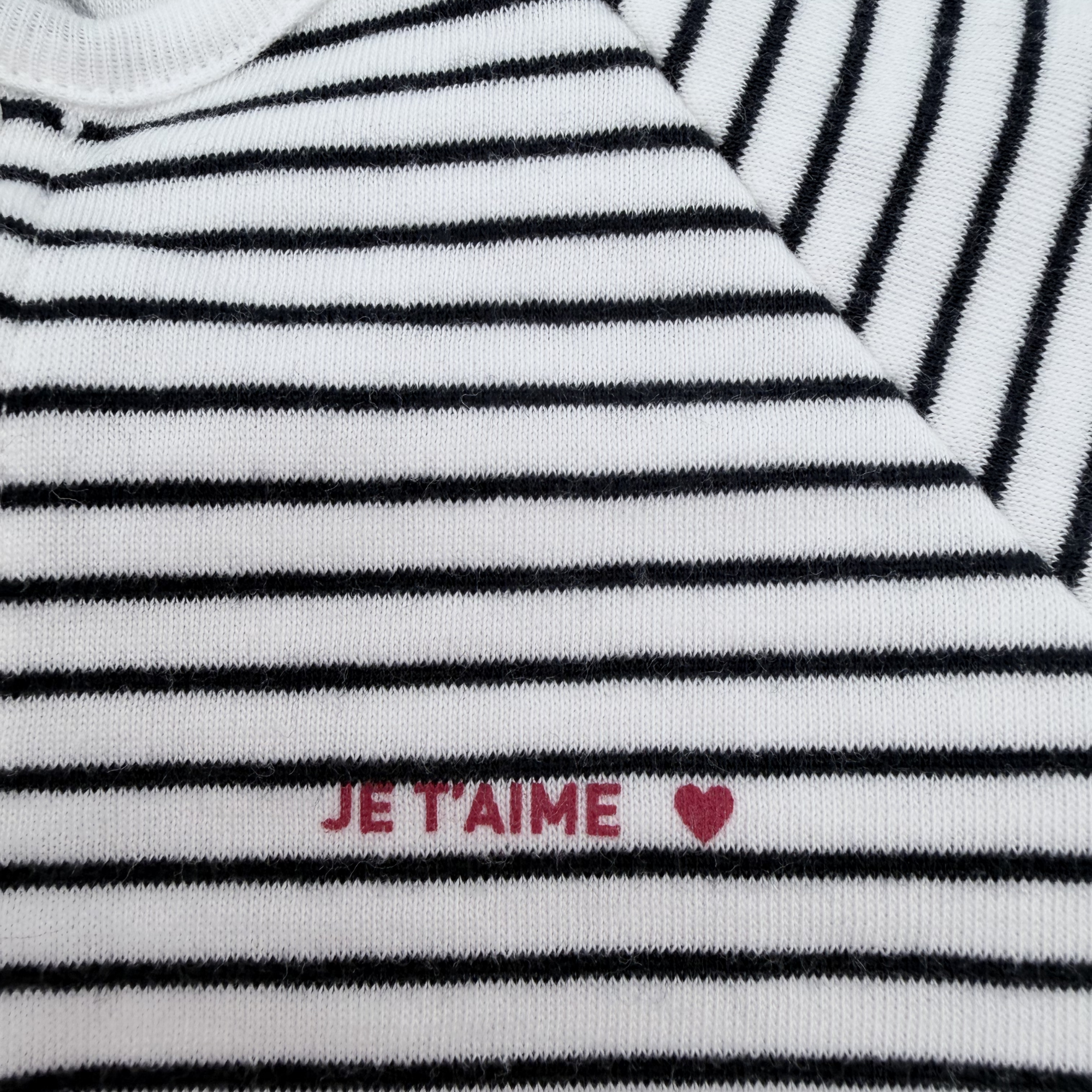 Combinaison rayée noir et blanc “Je t’aime” — 6 mois