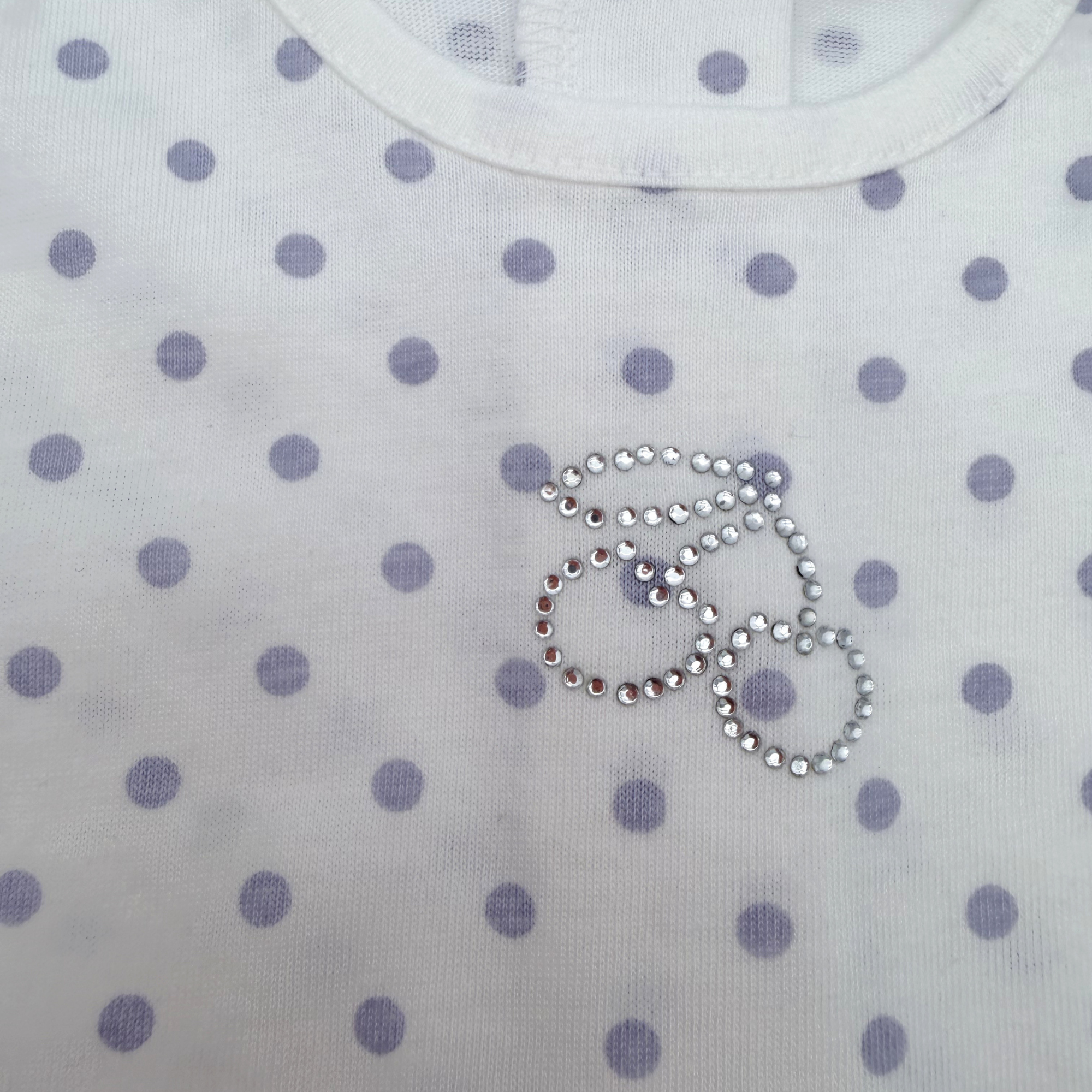 T-shirt blanc à pois lavande — 6 mois