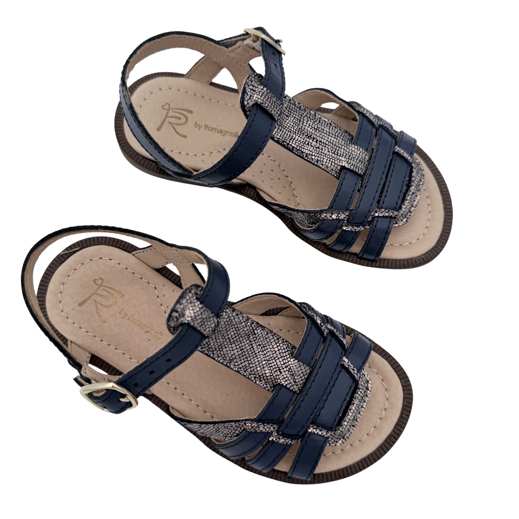 Sandales bleu marine et argentées — 26