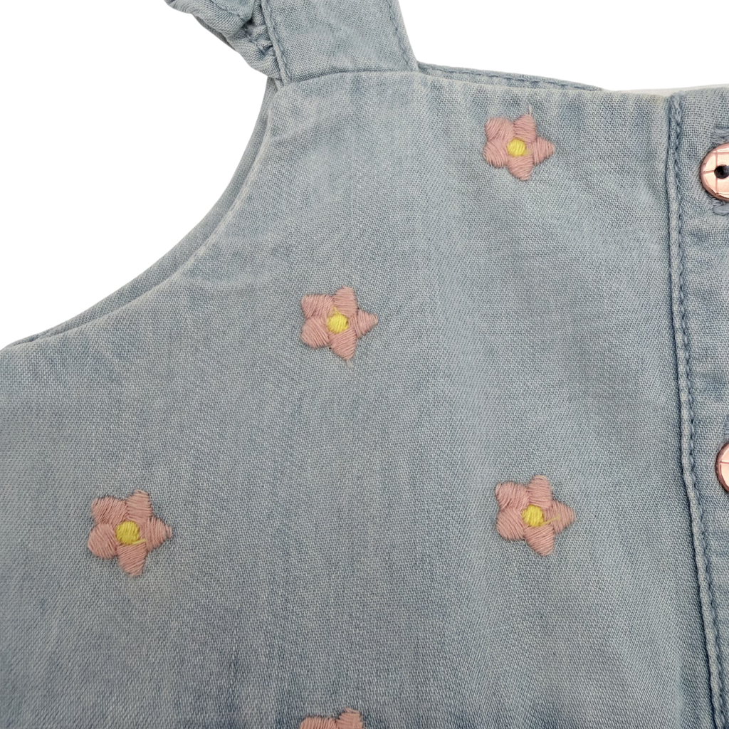 Combishort denim brodé fleurs — 9 mois
