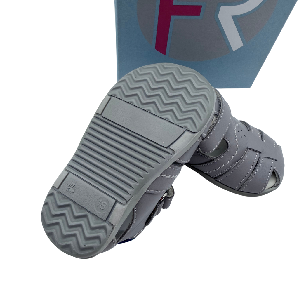 Sandales gris perle et bleu — 18