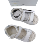 Sandales blanches — 23