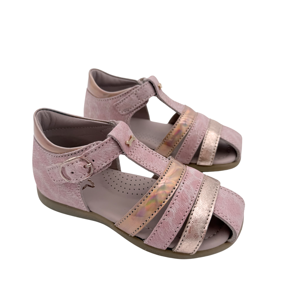 Sandales roses — 25