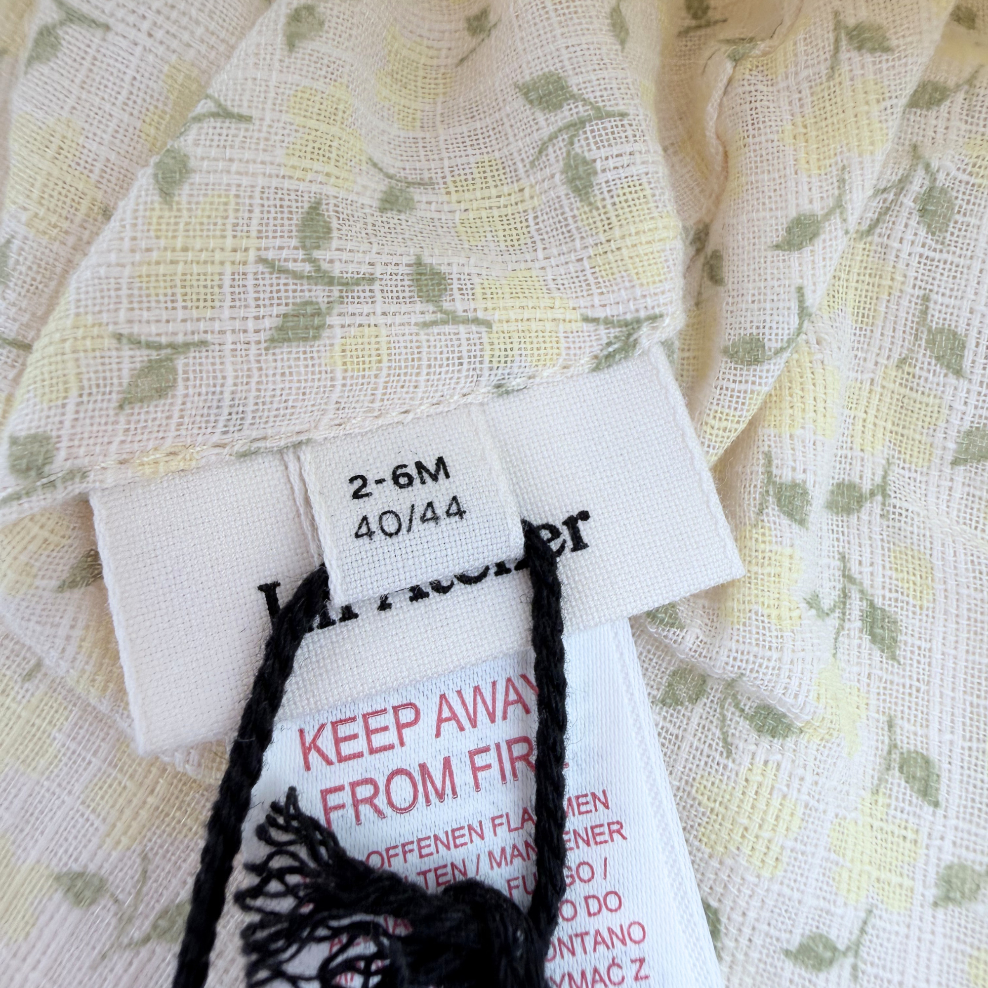 Chapeau bébé fleuri jaune — 2-6 mois