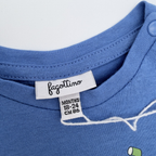 T-shirt bleu “Let’s Play Mom It’s Funny” — 18-24 mois
