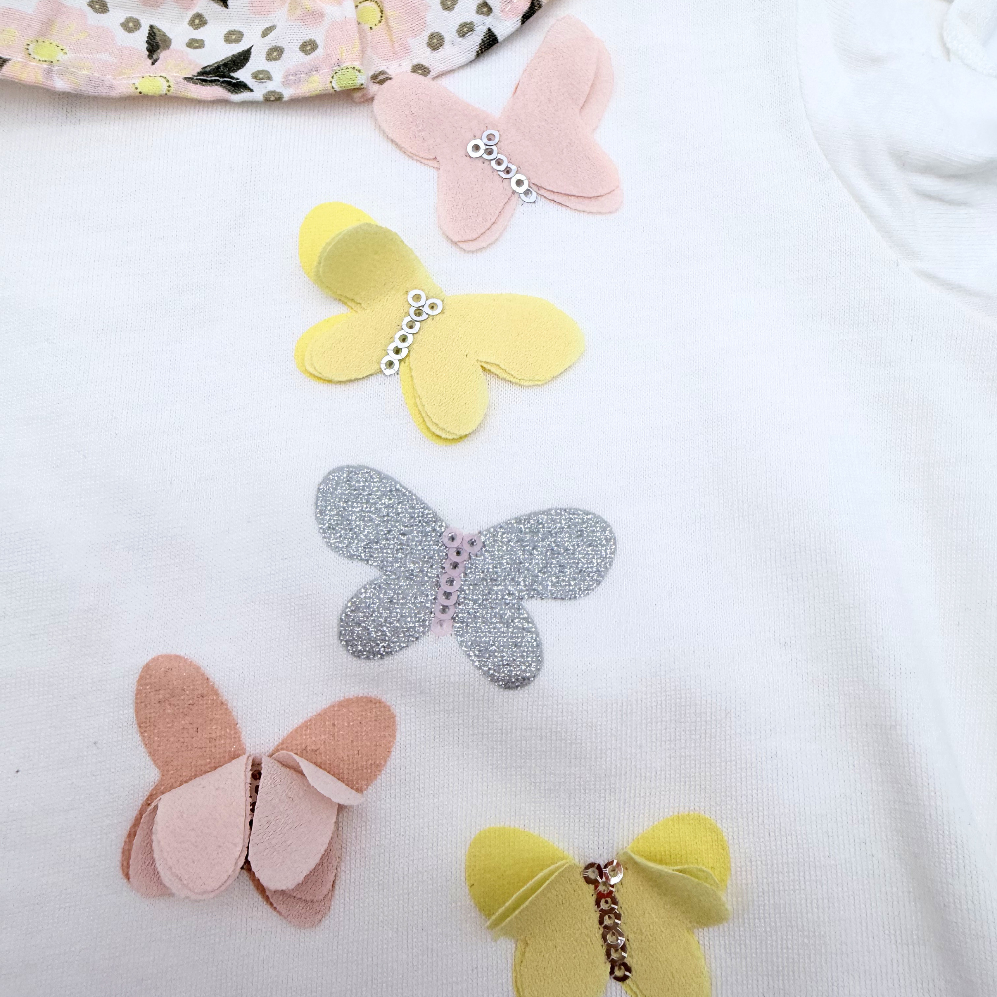 T-shirt blanc à col volanté et papillons — 24 mois