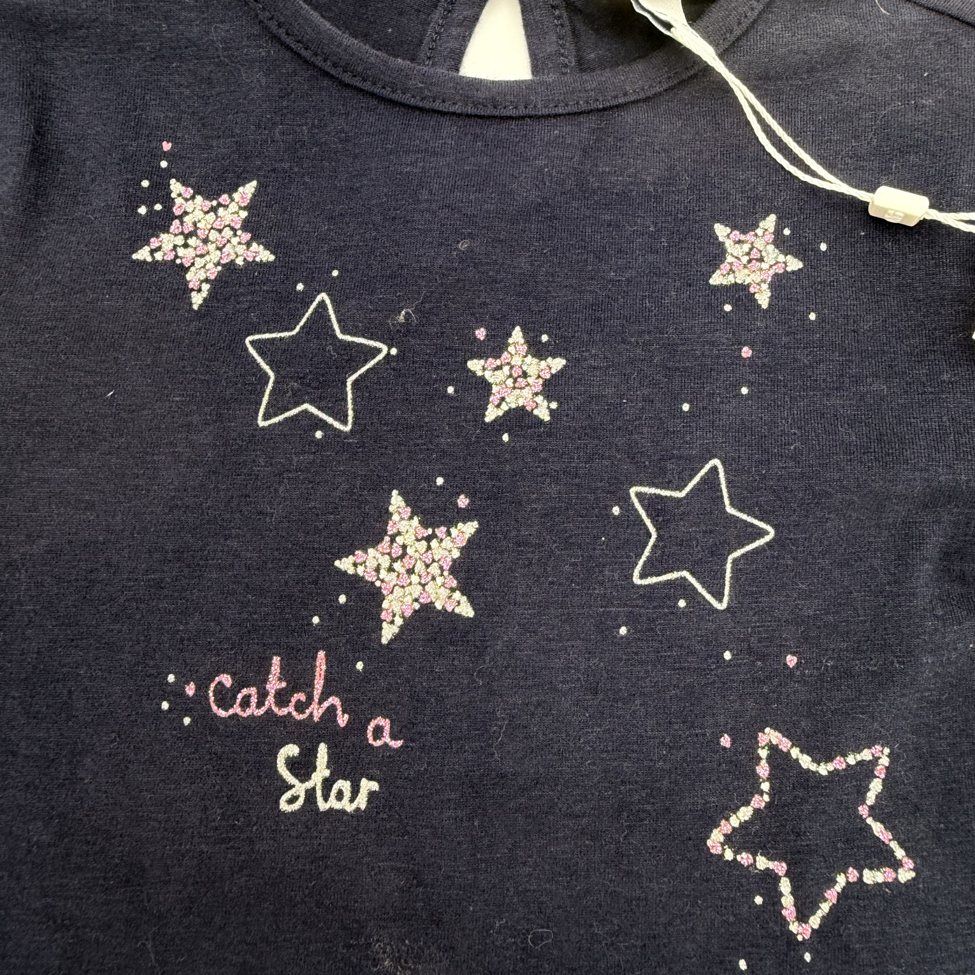 T-shirt noir étoiles pailletées — 18-24 mois