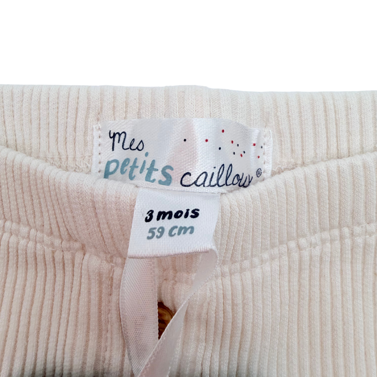 Legging bébé écru côtelé à boutons décoratifs - 3 mois