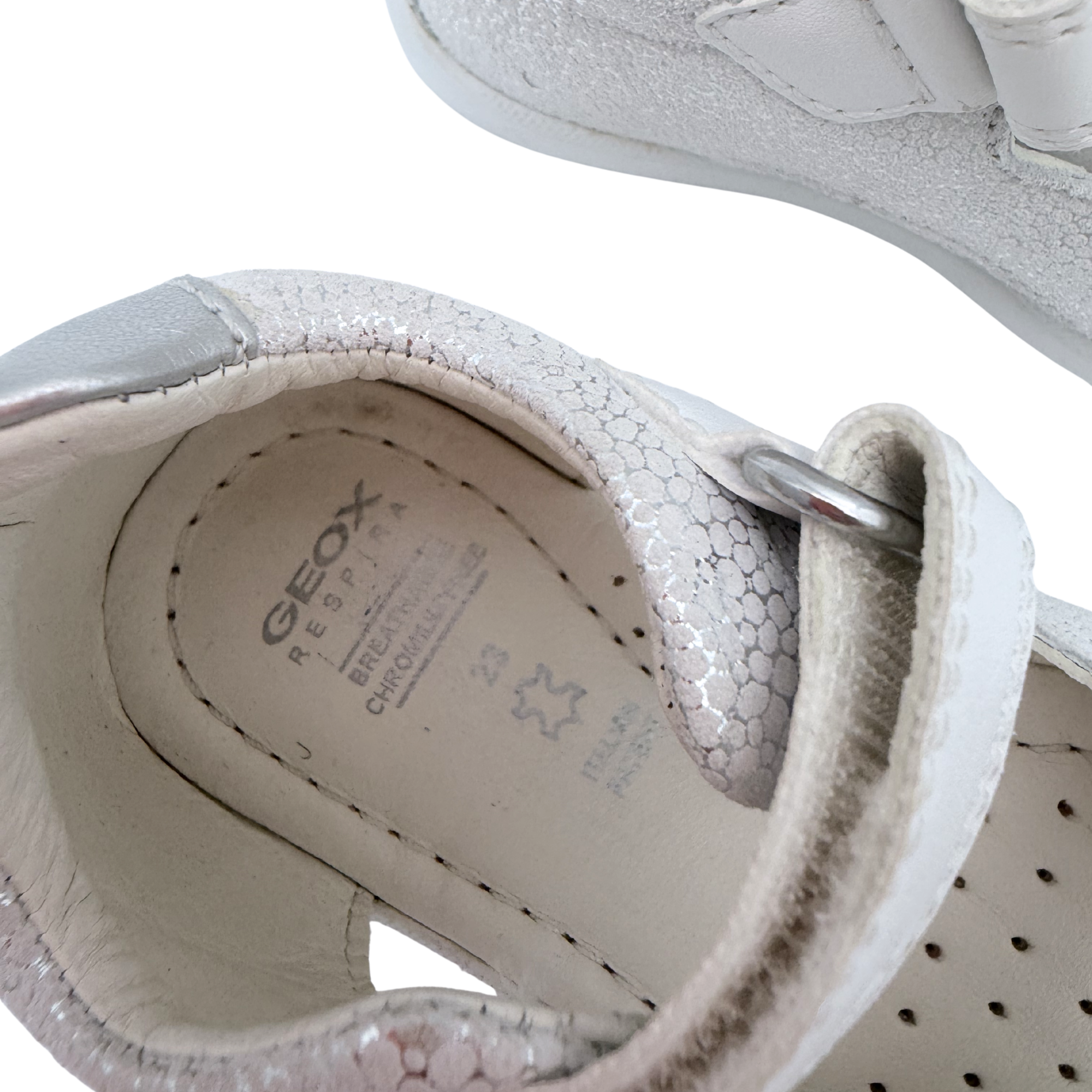 Sandales blanches — 23