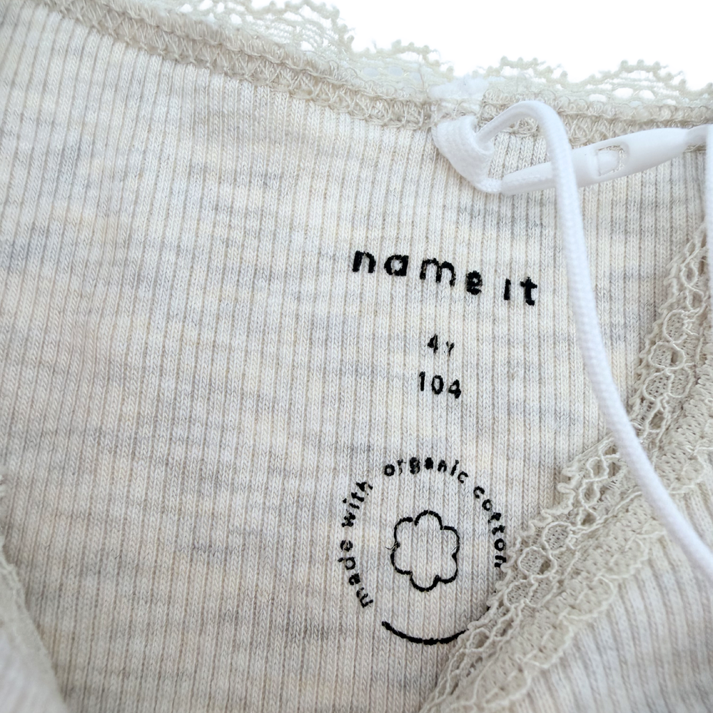 T-shirt beige côtelée — 4 ans