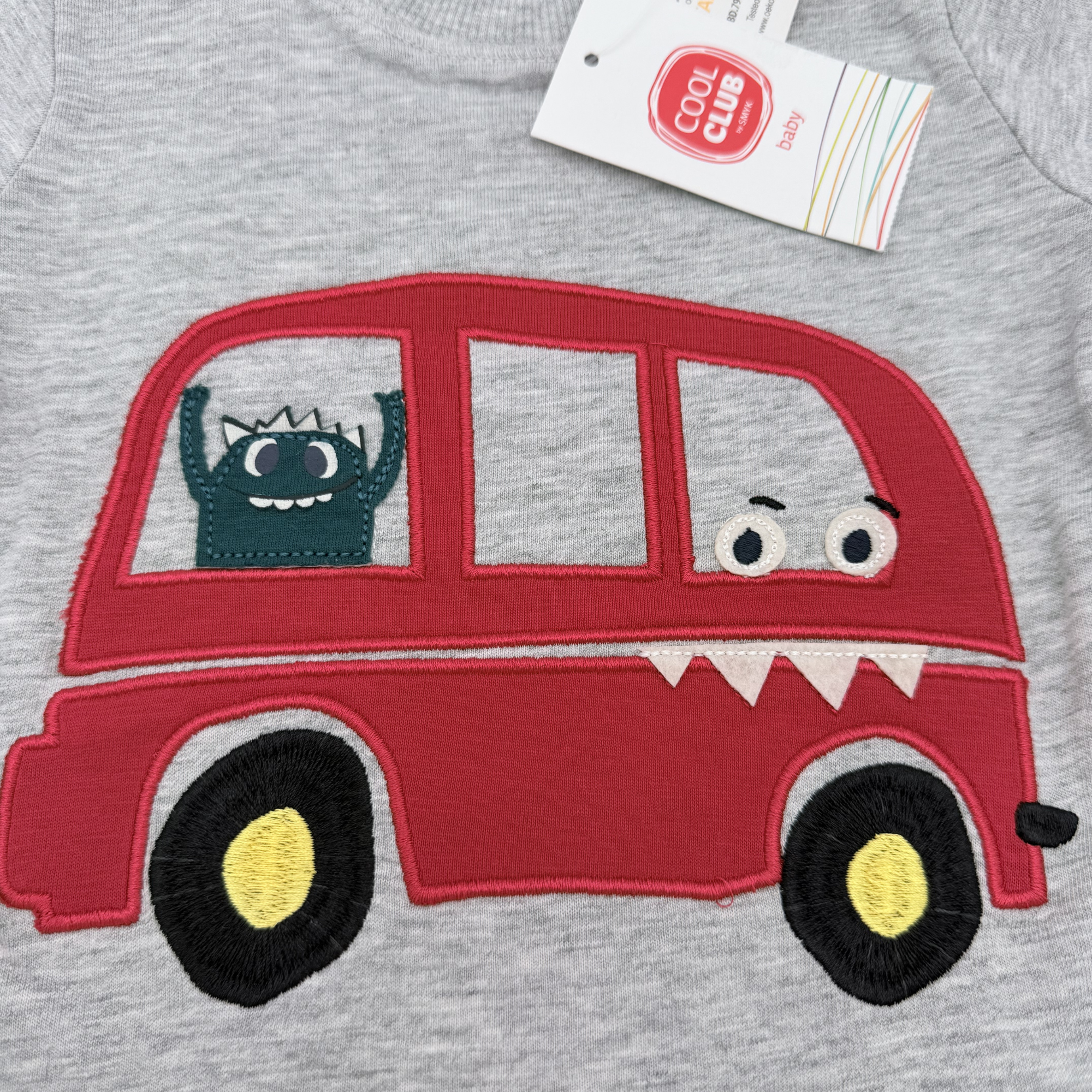 T-shirt bébé gris voiture rouge — 3-6 mois