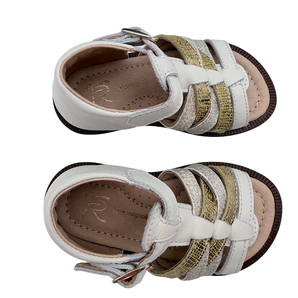 Sandales blanches, dorées et argentées — 21