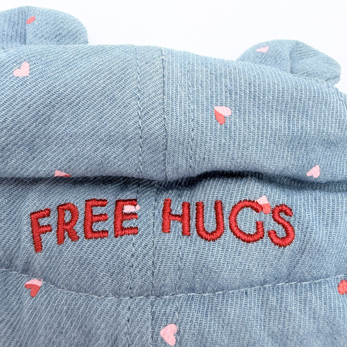 Bob bébé bleu “Free Hugs” — 3-6 mois