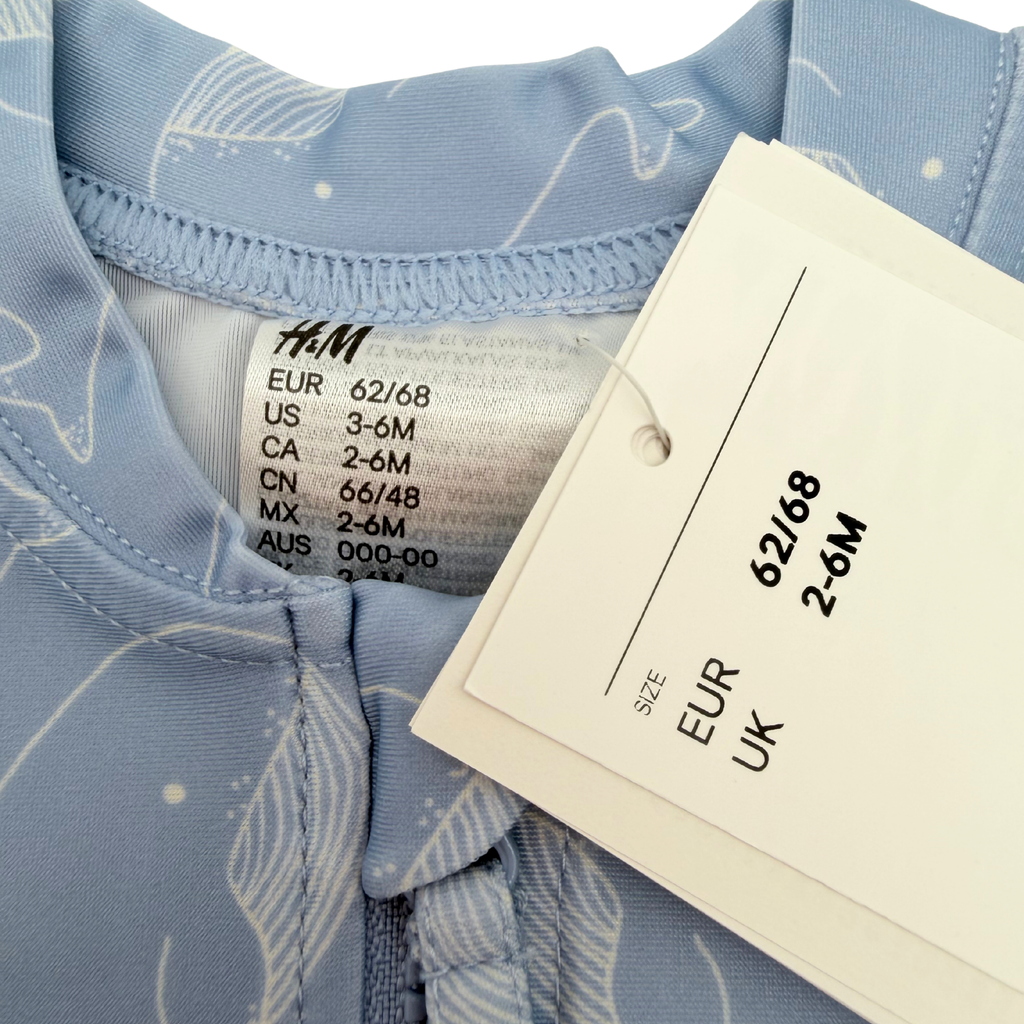 Combinaison anti-UV bébé bleue à motifs baleines - 2-6 mois