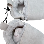 Chaussons bébé gris en velours - 0-3 mois