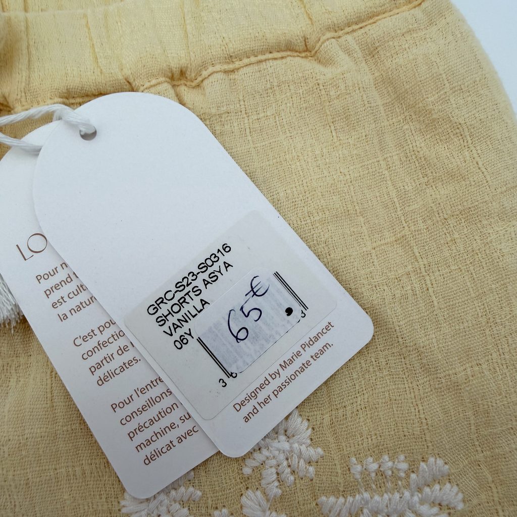 Short jaune — 6 ans