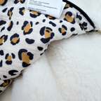 Couverture bébé en gaze de coton léopard et sherpa - 100x75 cm