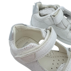 Sandales blanches — 23