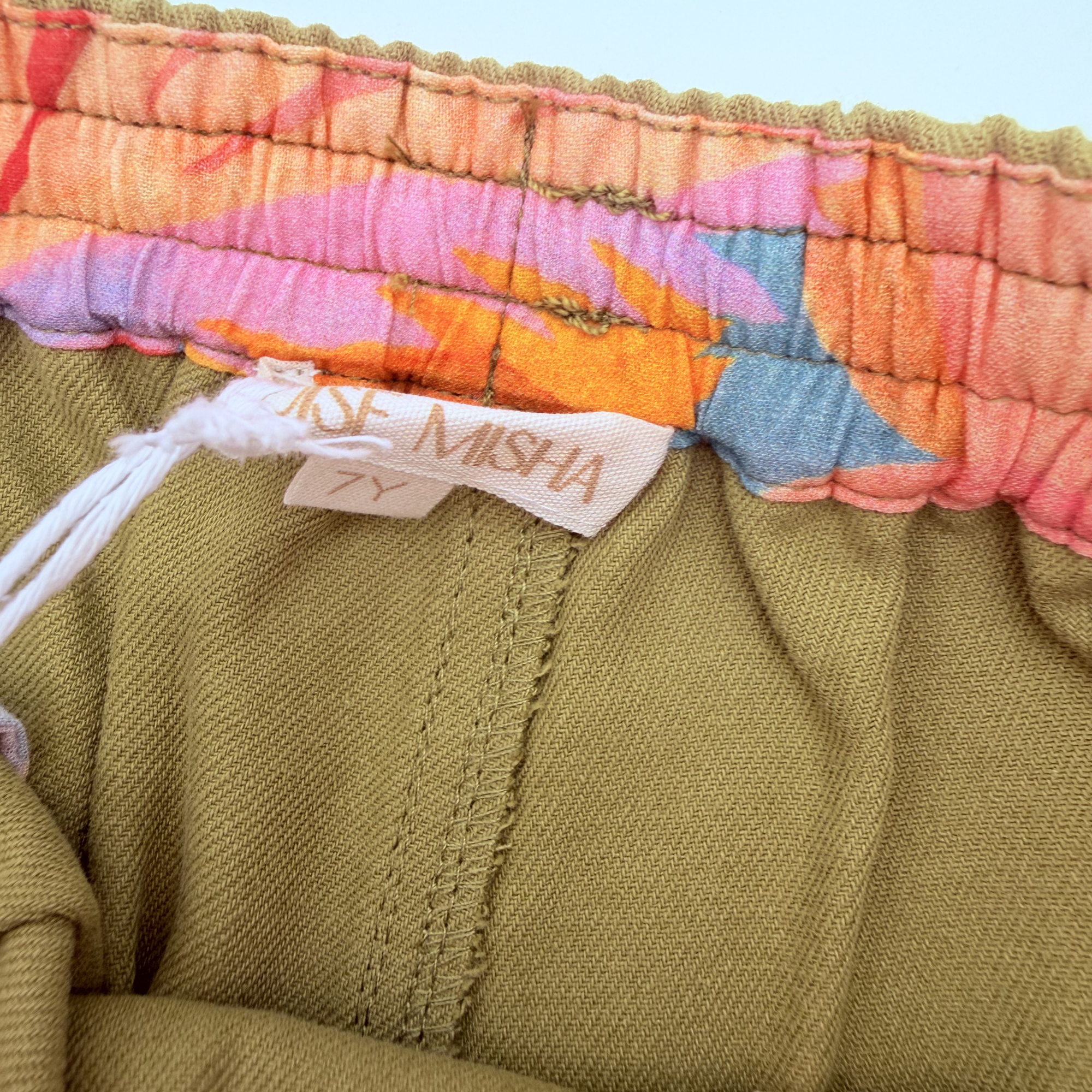 Bermuda khaki à poche brodée — 4 ans