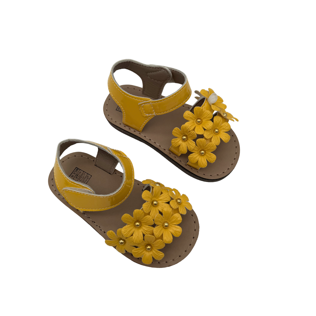 Sandales jaunes — 25