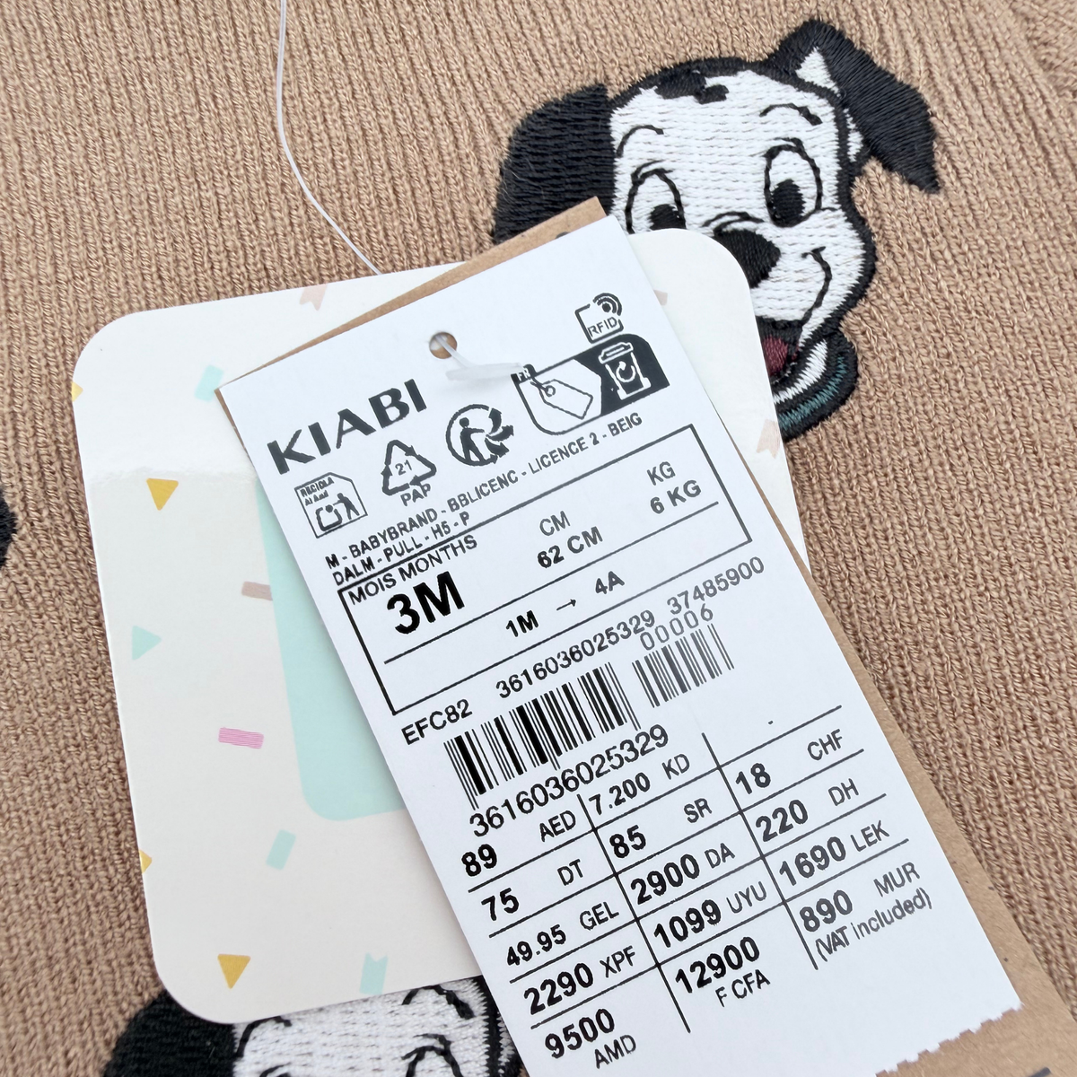 Pull bébé beige motifs 101 Dalmatiens - 3 mois